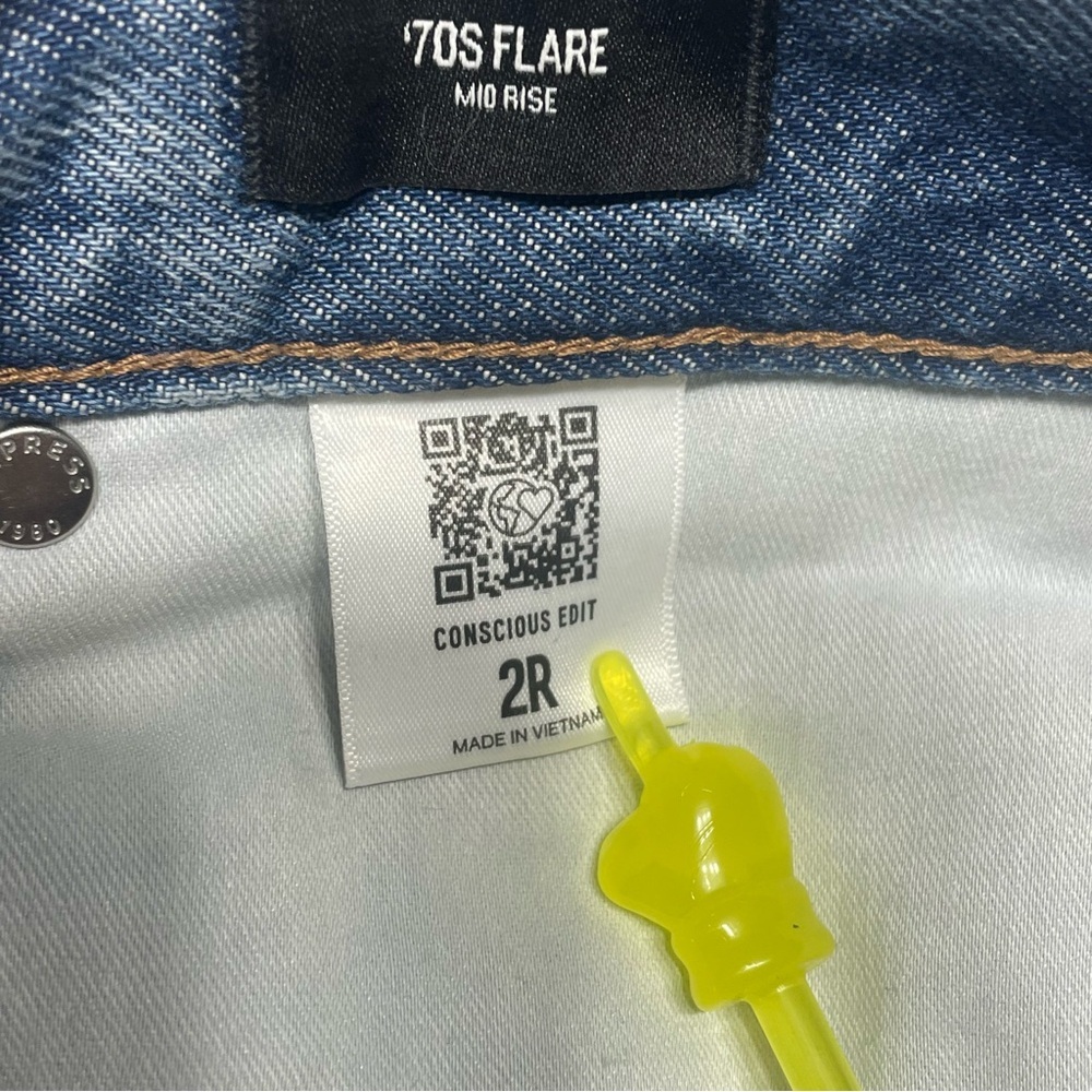 Express 70s flare mid-rise denim jeans. Size 2R. Distressed hem. NWT. MSRP $88. - Picture 8 of 15
